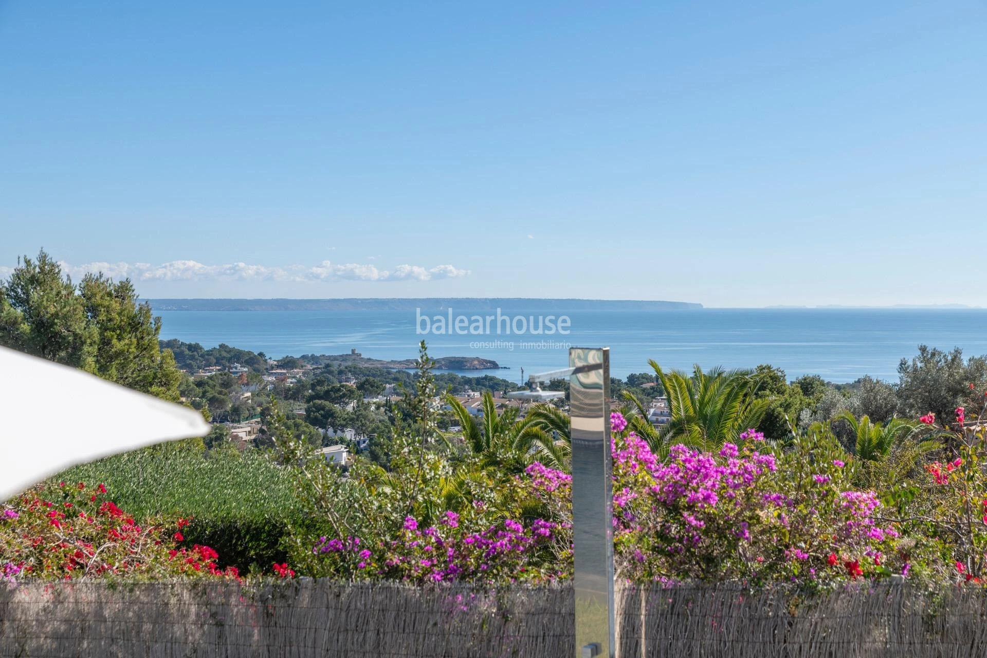 Avant-garde villa with dazzling sea views located at the top of Portals