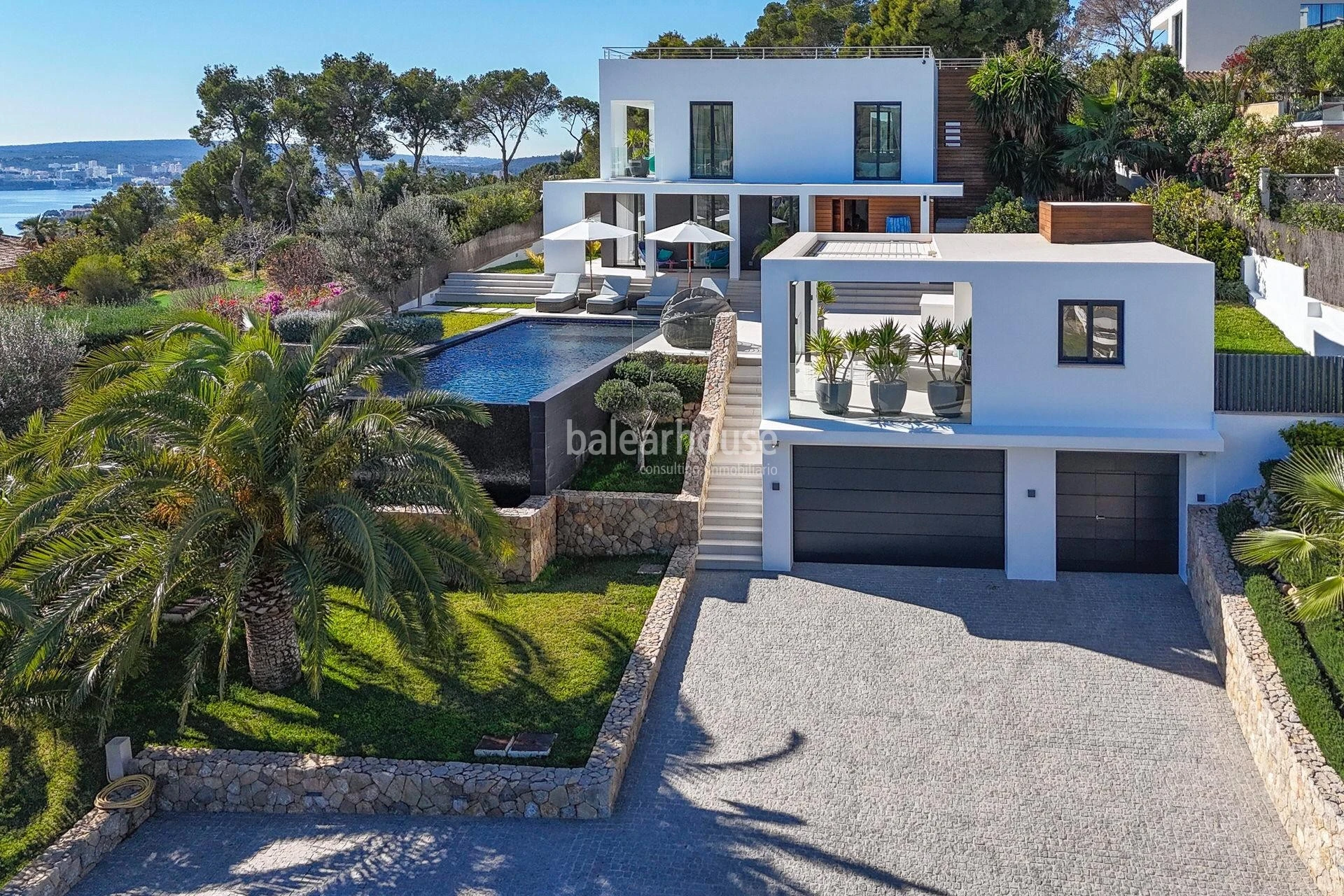 Avant-garde villa with dazzling sea views located at the top of Portals