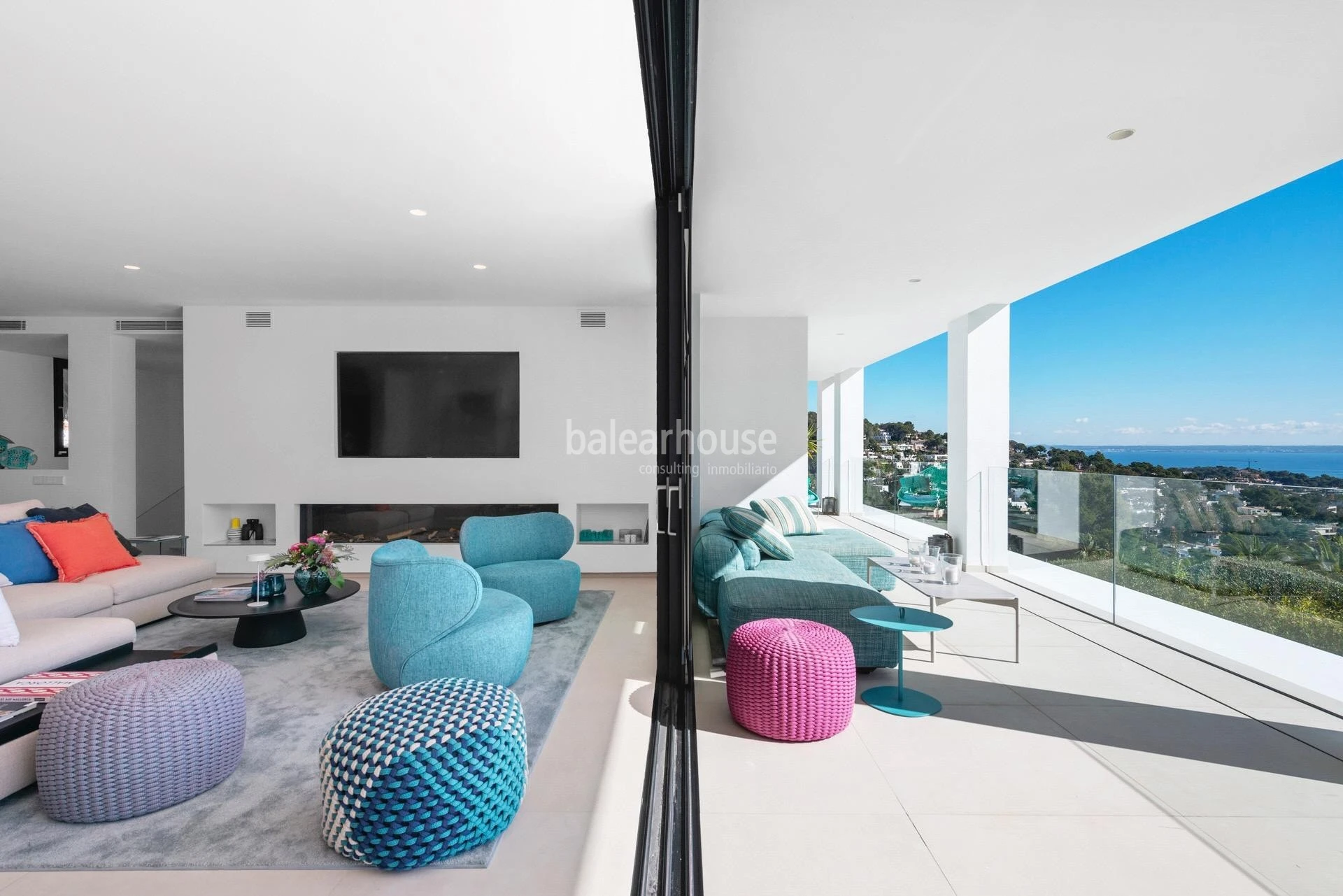 Avant-garde villa with dazzling sea views located at the top of Portals