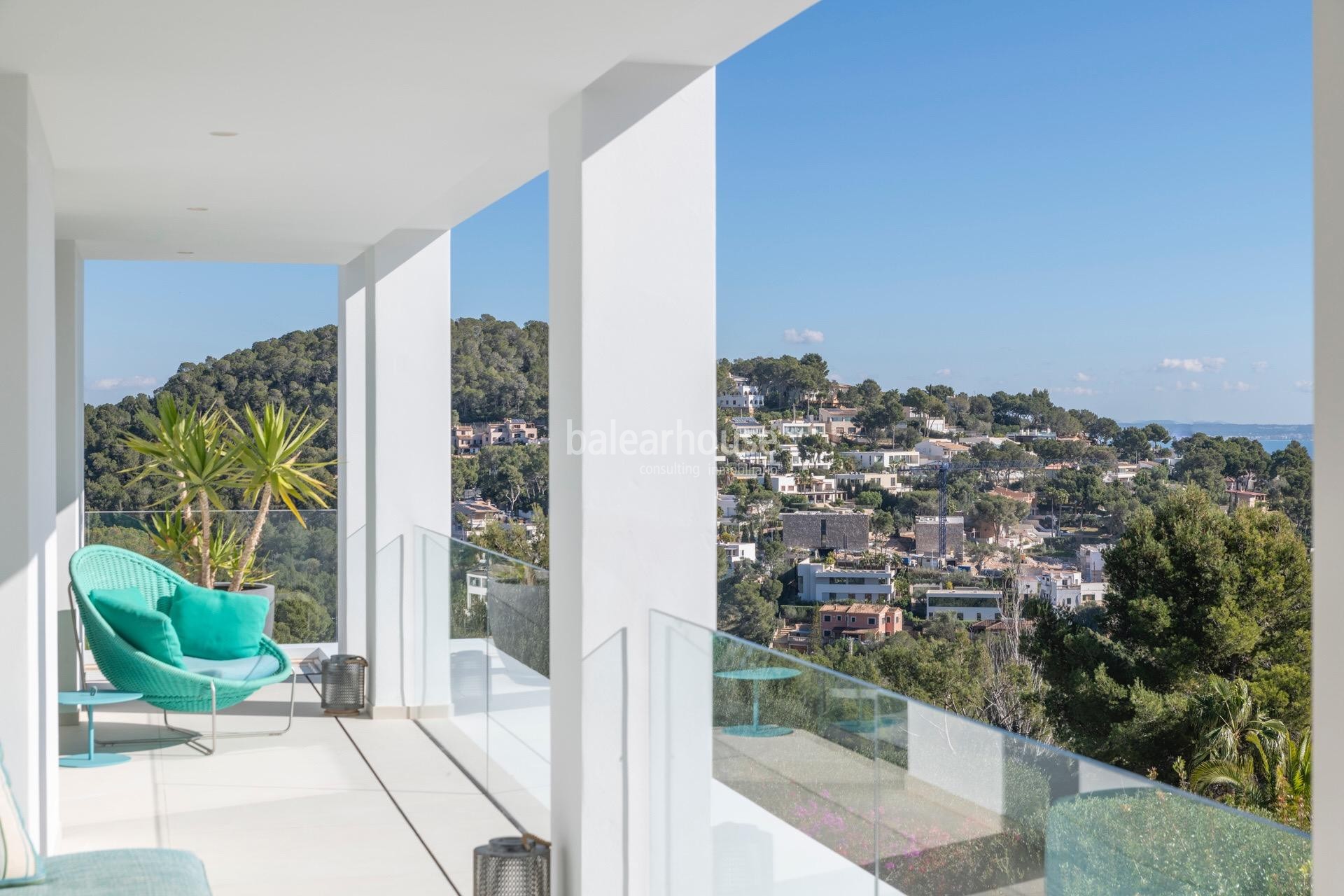 Villa de vanguardia con deslumbrantes vistas al mar situada en lo alto de Portals