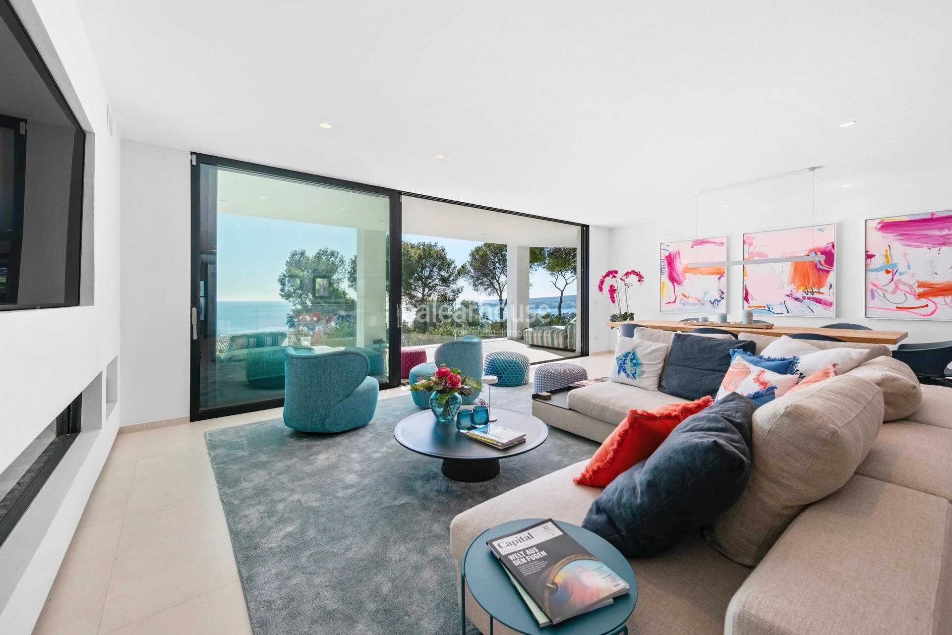 Avant-garde villa with dazzling sea views located at the top of Portals
