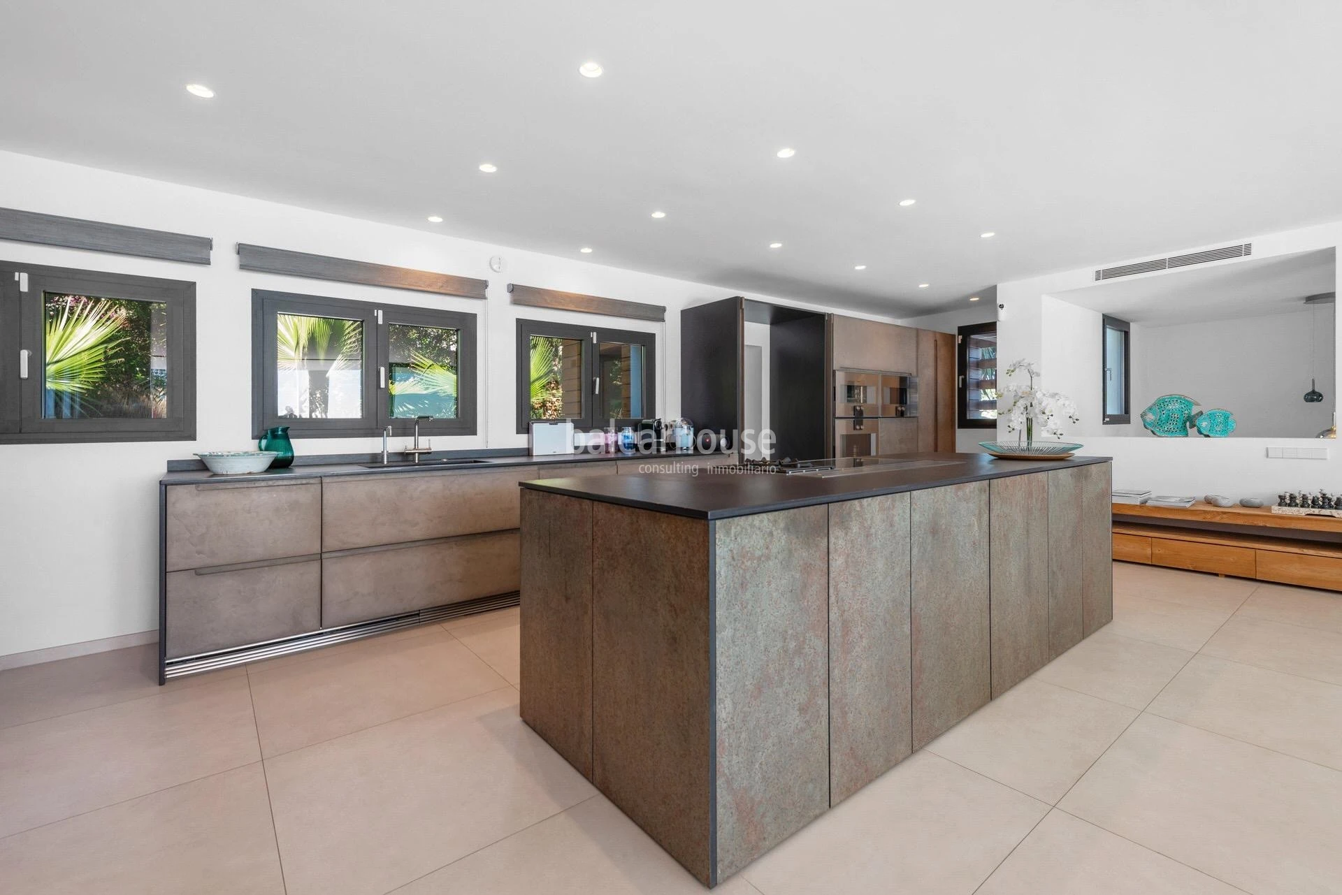 Avant-garde villa with dazzling sea views located at the top of Portals