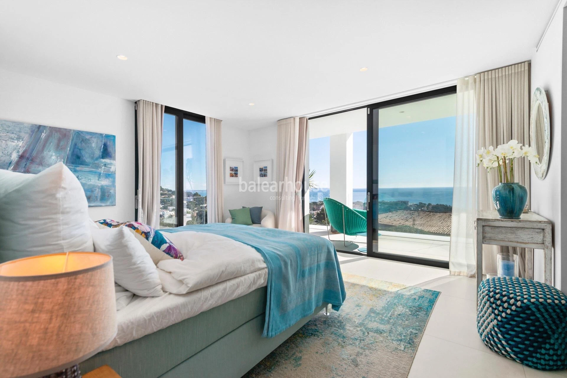Avant-garde villa with dazzling sea views located at the top of Portals