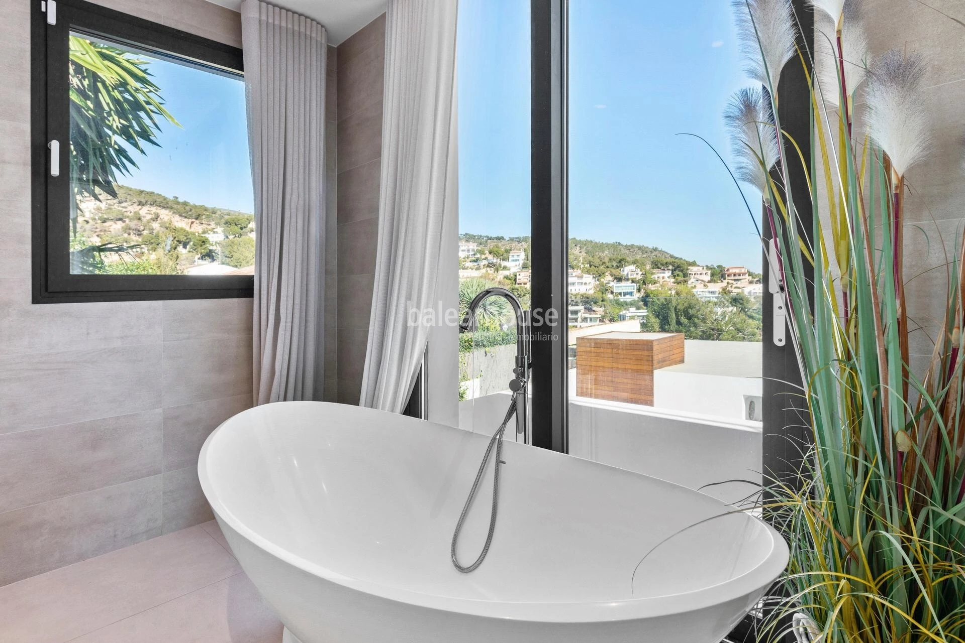 Avant-garde villa with dazzling sea views located at the top of Portals