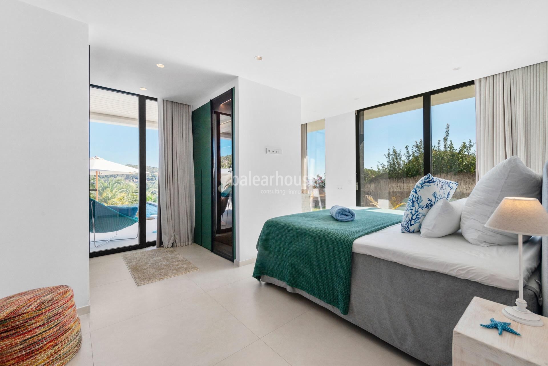Villa de vanguardia con deslumbrantes vistas al mar situada en lo alto de Portals