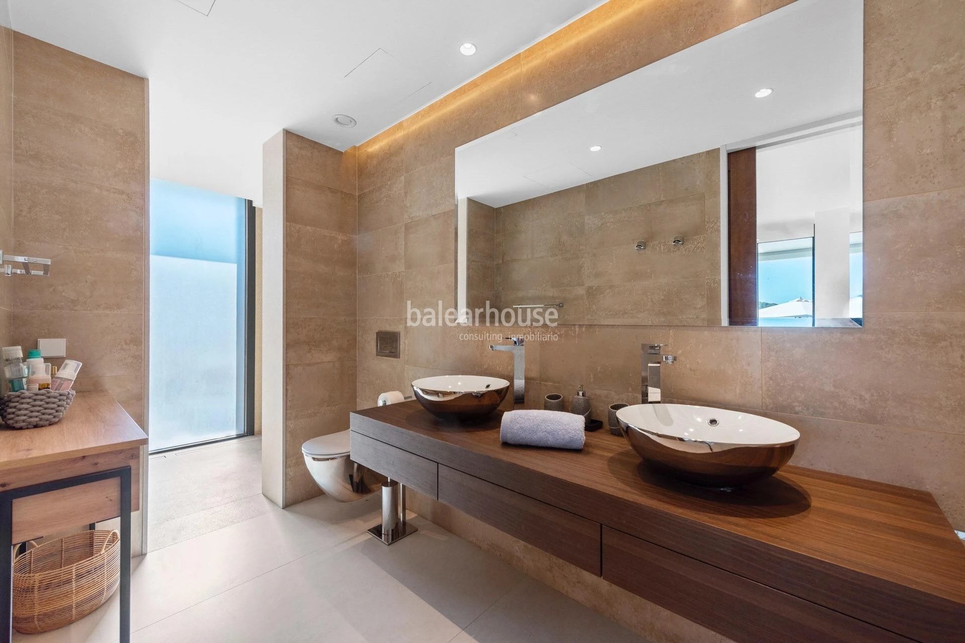 Avant-garde villa with dazzling sea views located at the top of Portals