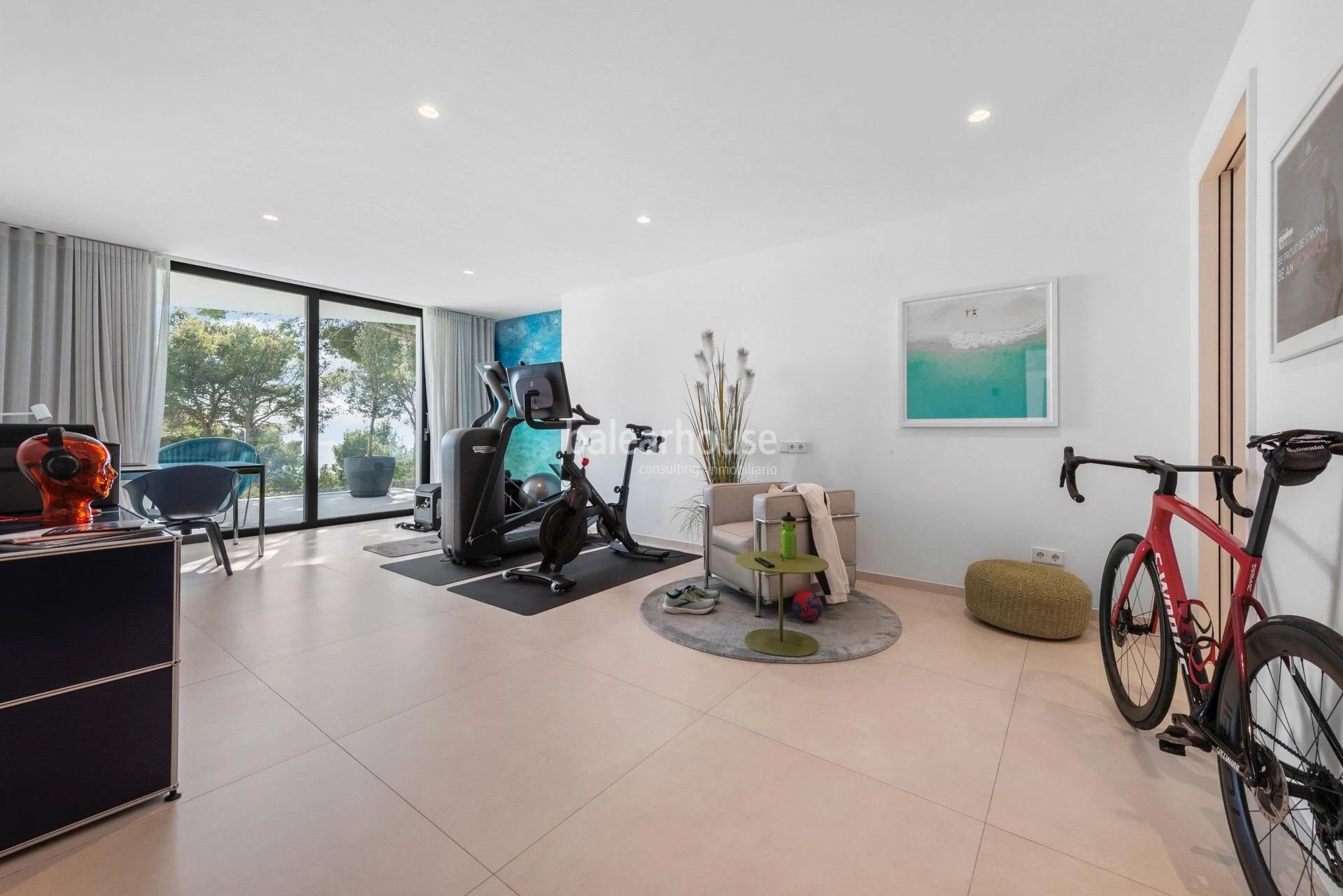 Avant-garde villa with dazzling sea views located at the top of Portals