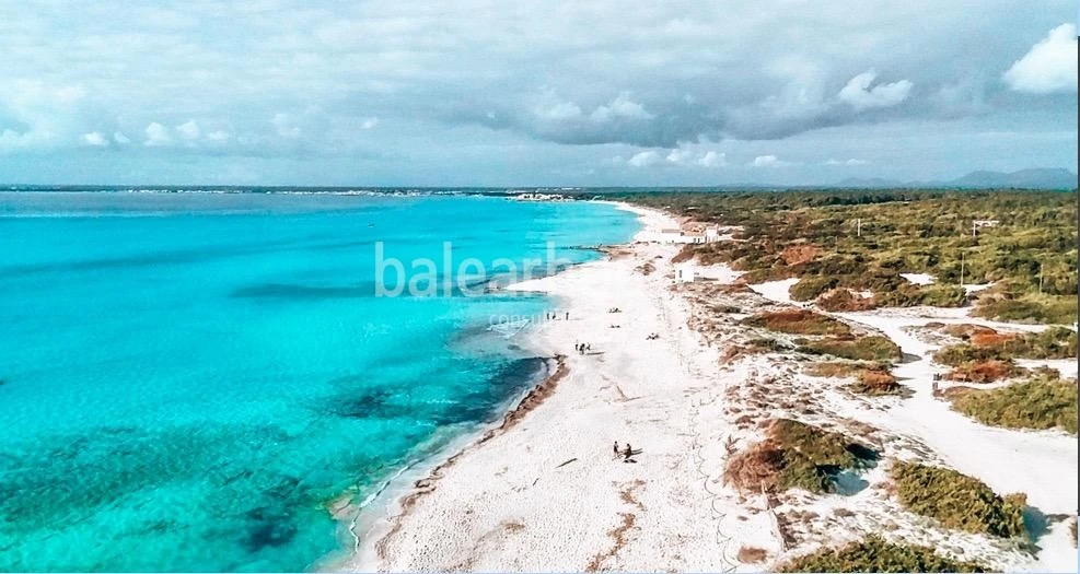 Designervillen in exklusiver Wohnanlage neben dem paradiesischen Strand Es Trenc auf Mallorca