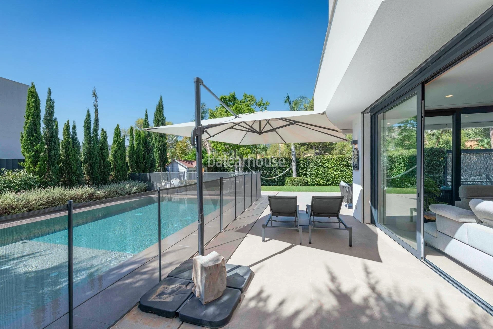 Designer villa in the golf of Son Vida with large terraces, swimming pool and garden