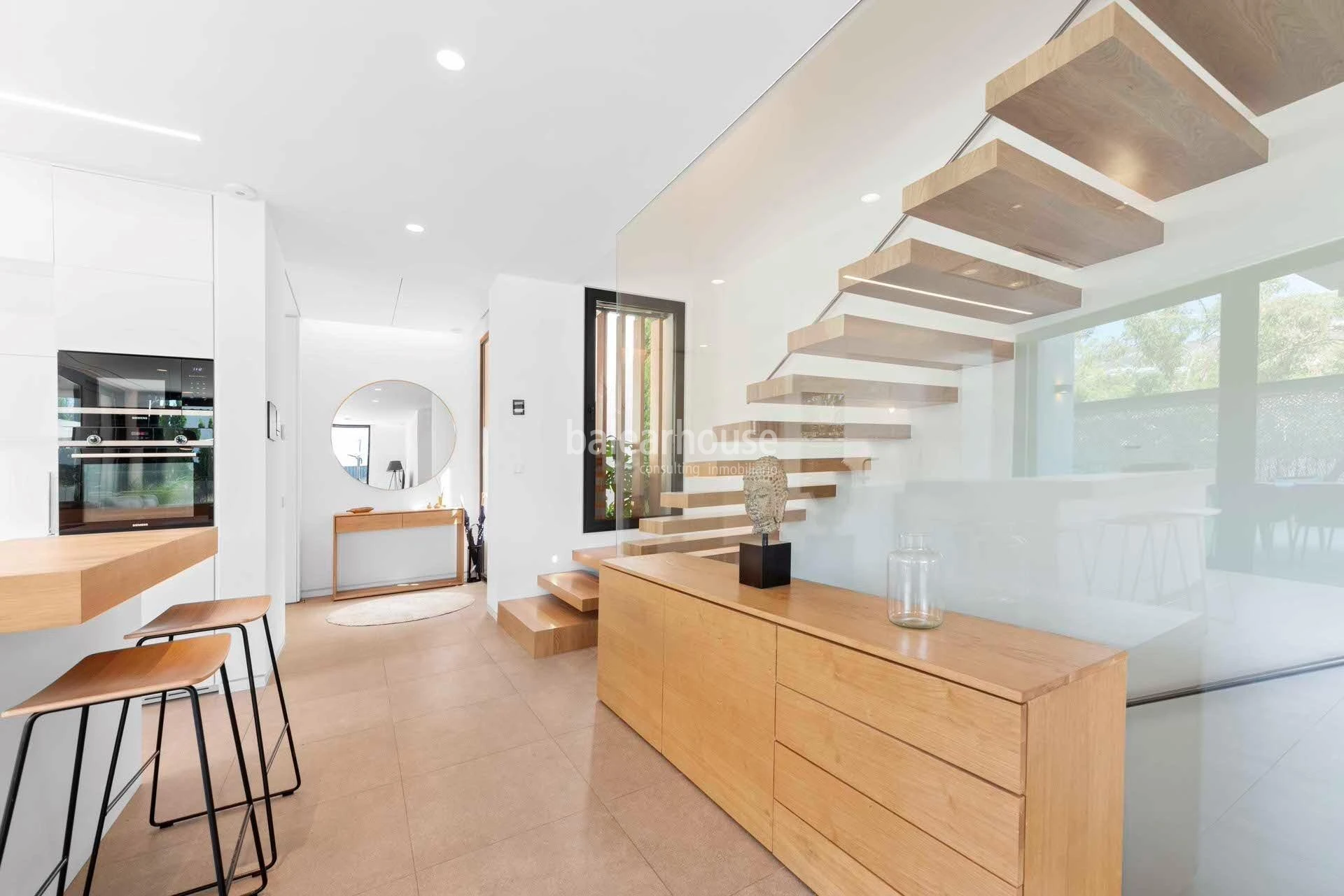 Designer villa in the golf of Son Vida with large terraces, swimming pool and garden