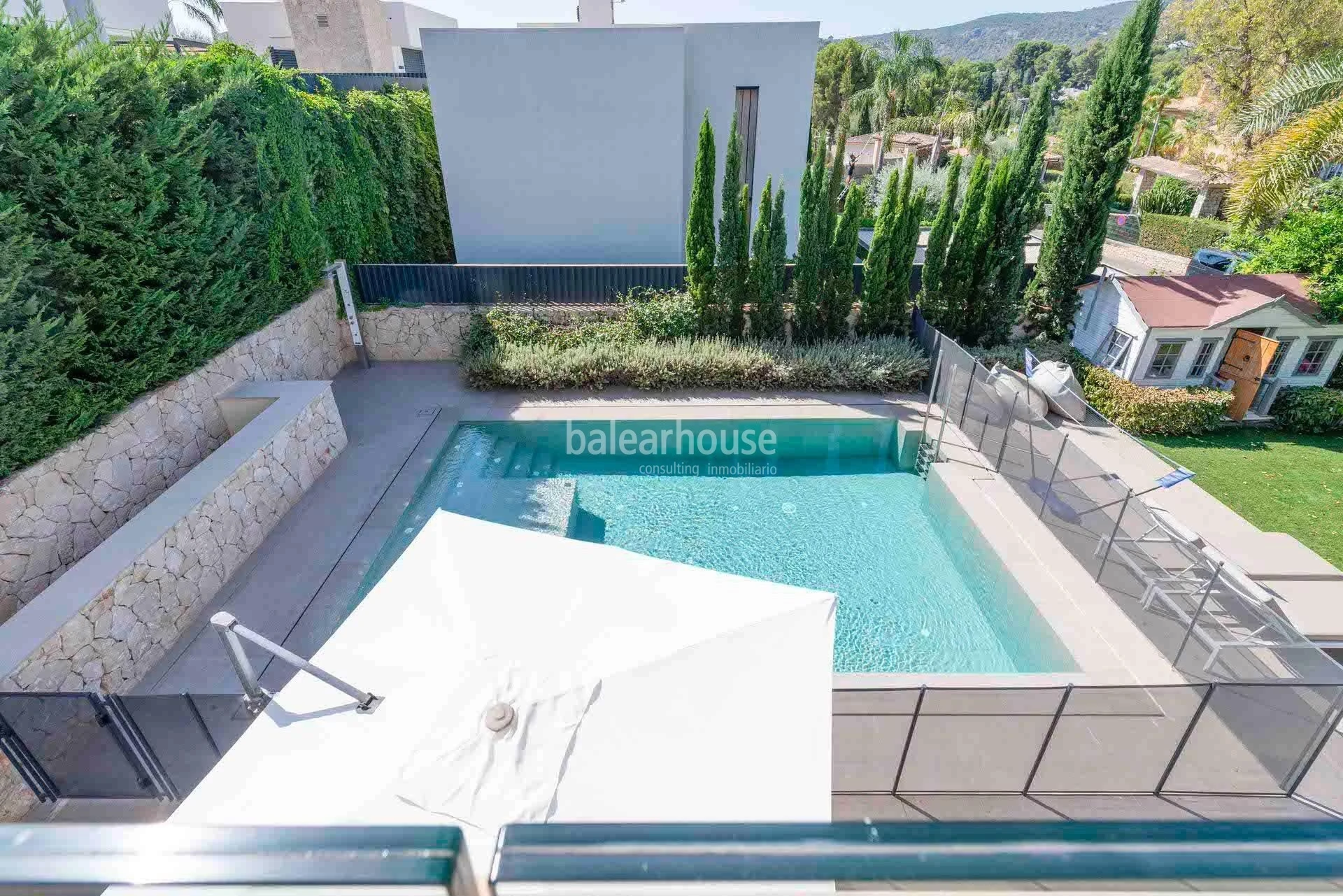 Designer villa in the golf of Son Vida with large terraces, swimming pool and garden