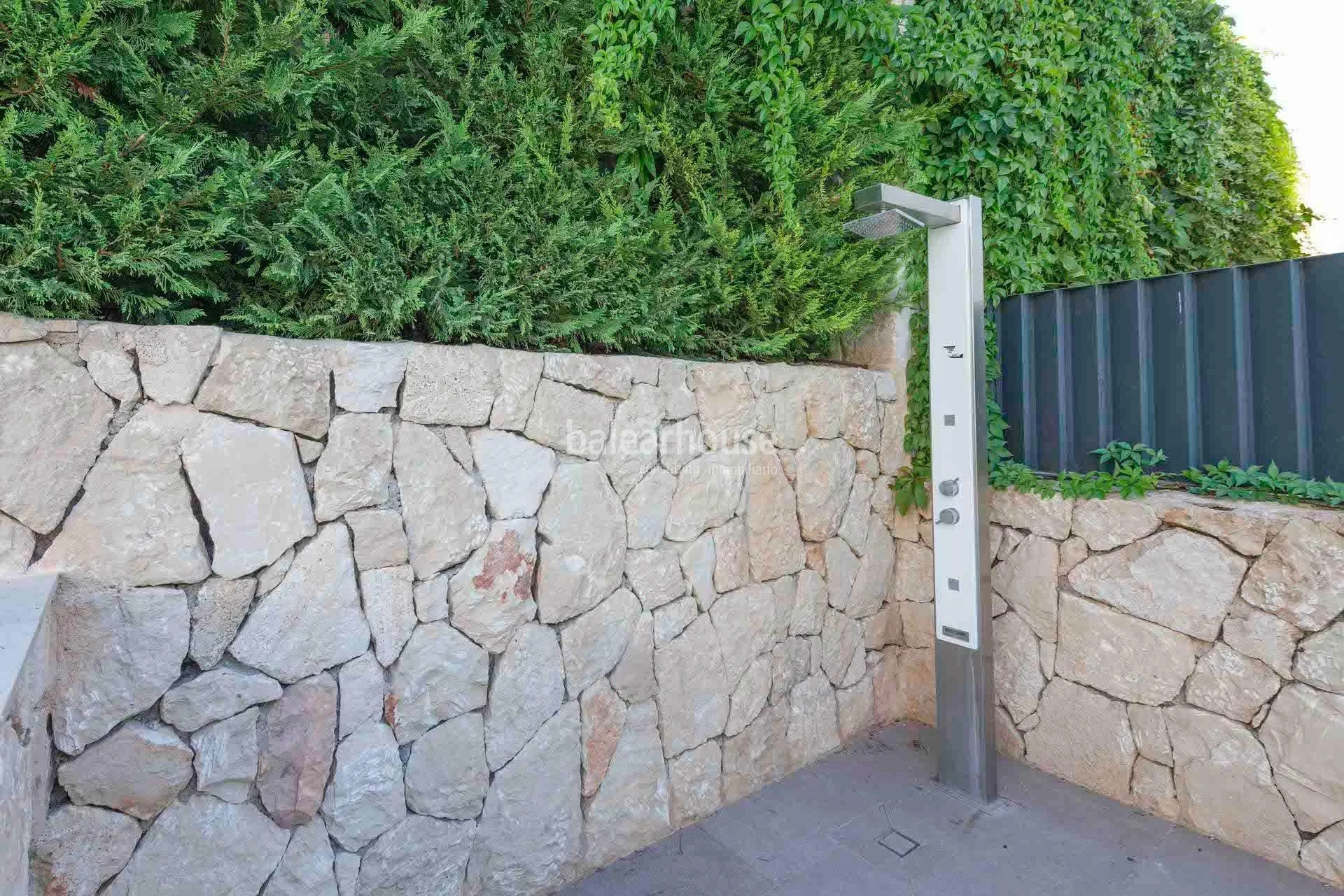 Designer villa in the golf of Son Vida with large terraces, swimming pool and garden