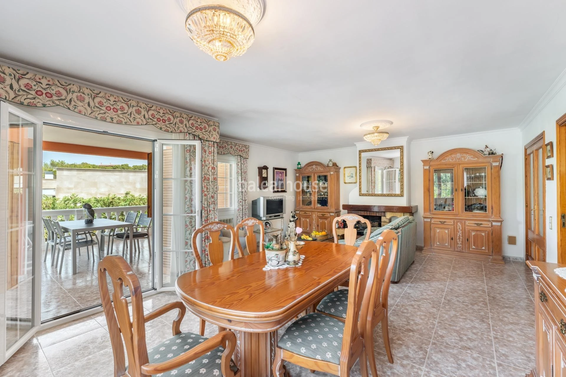 Gepflegte mediterrane Villa mit großen Terrassen und Pool in Strandnähe in Santa Ponsa