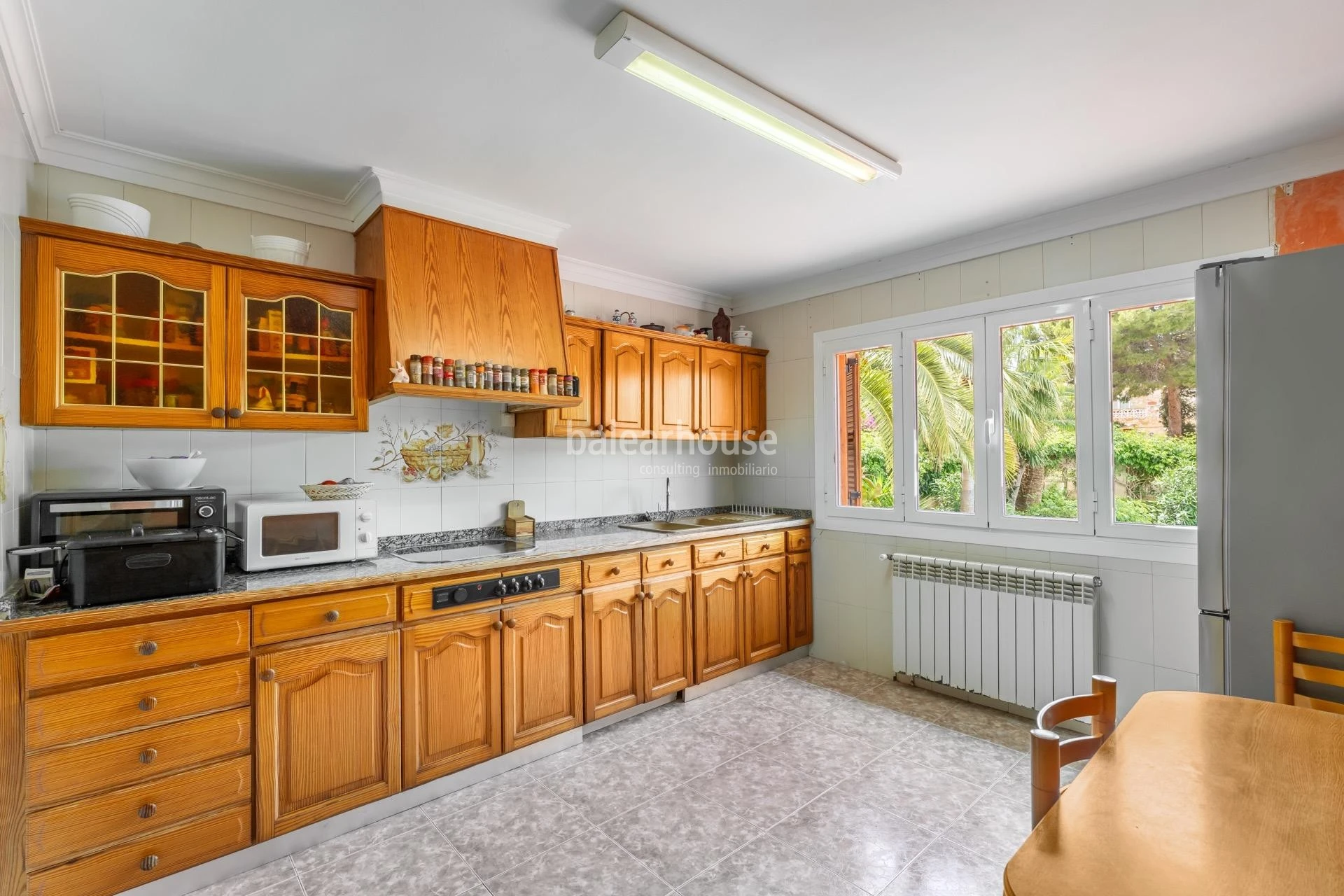 Gepflegte mediterrane Villa mit großen Terrassen und Pool in Strandnähe in Santa Ponsa