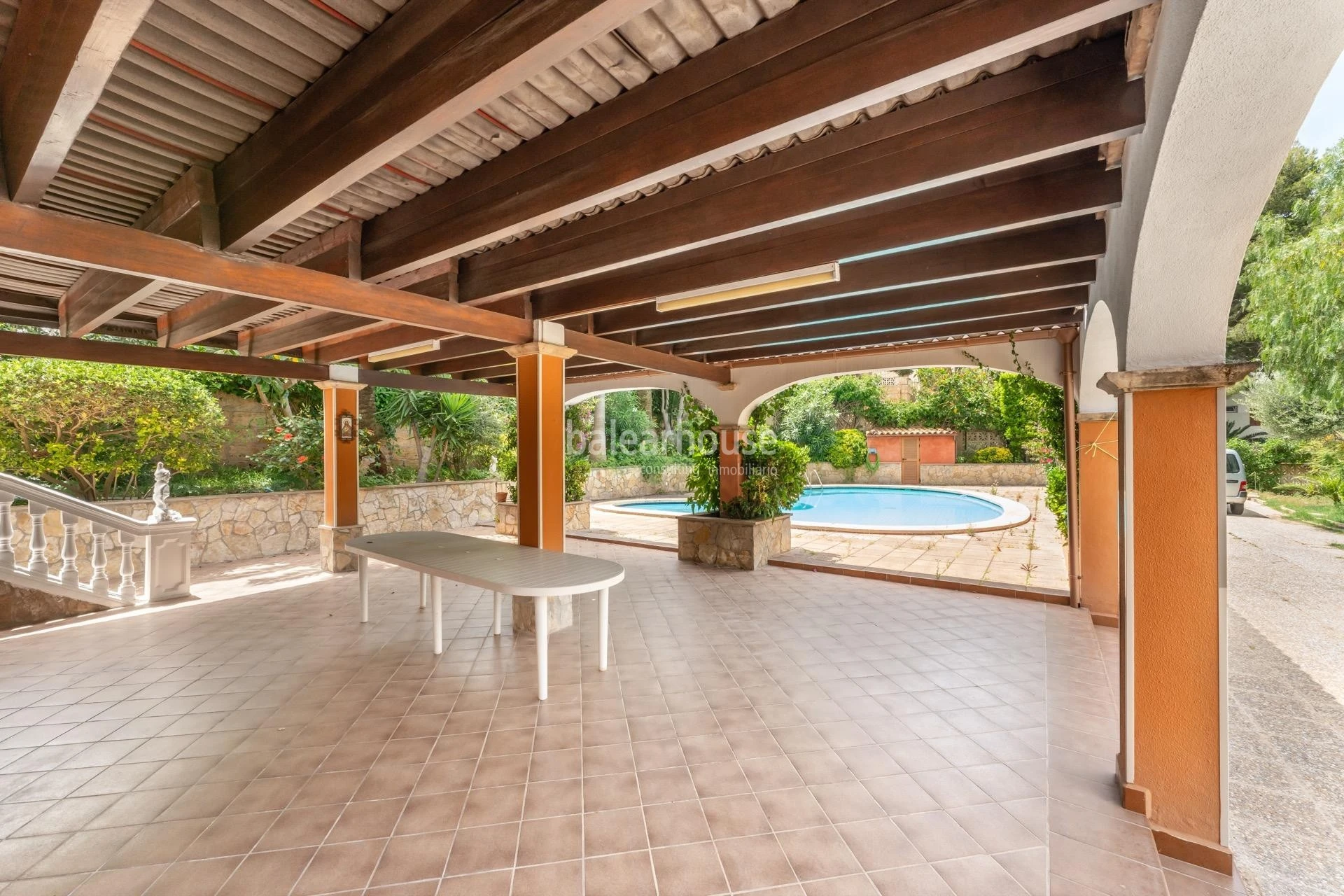 Gepflegte mediterrane Villa mit großen Terrassen und Pool in Strandnähe in Santa Ponsa