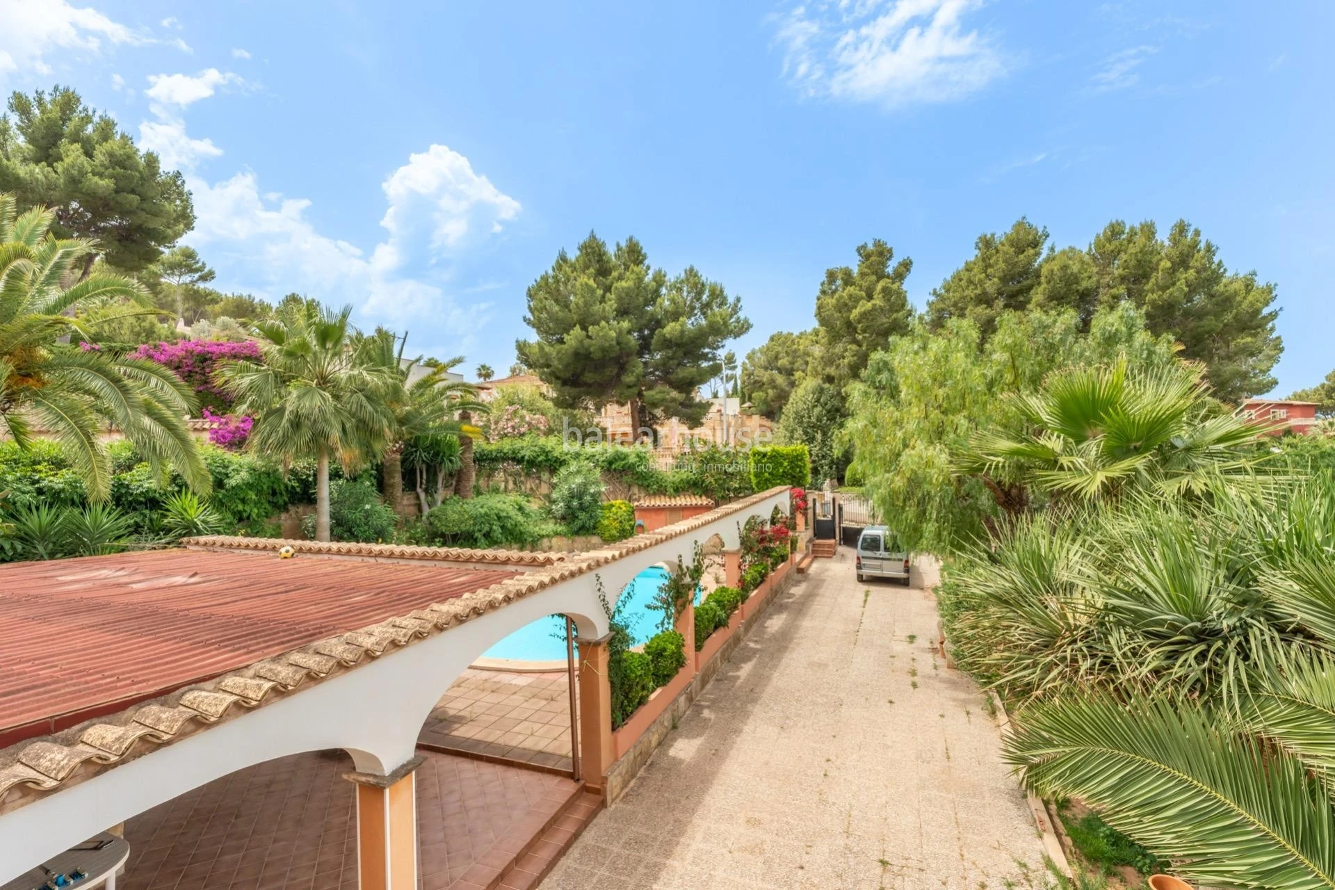 Gepflegte mediterrane Villa mit großen Terrassen und Pool in Strandnähe in Santa Ponsa