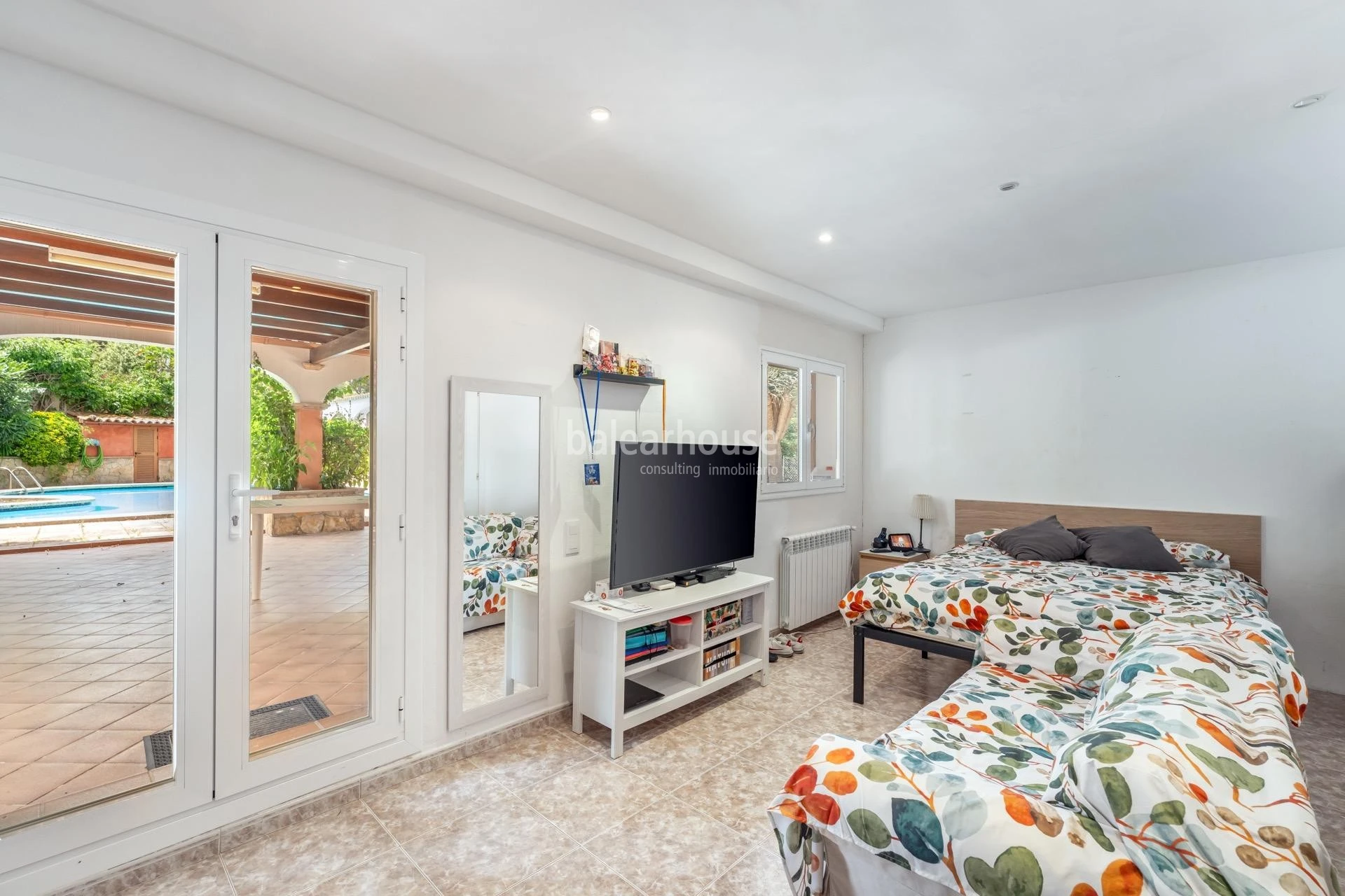 Gepflegte mediterrane Villa mit großen Terrassen und Pool in Strandnähe in Santa Ponsa