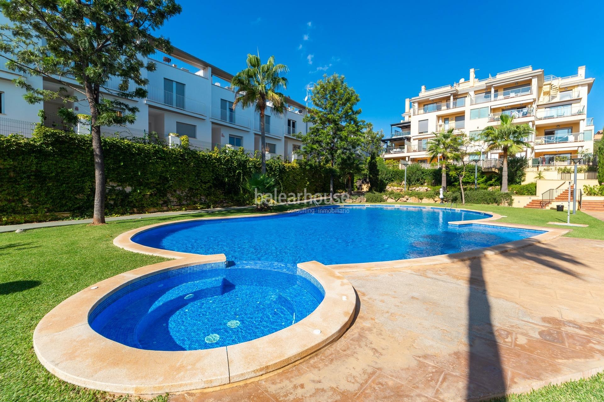 Comfortable ground floor apartment with terraces, pool and gardens in a complex in the school area i