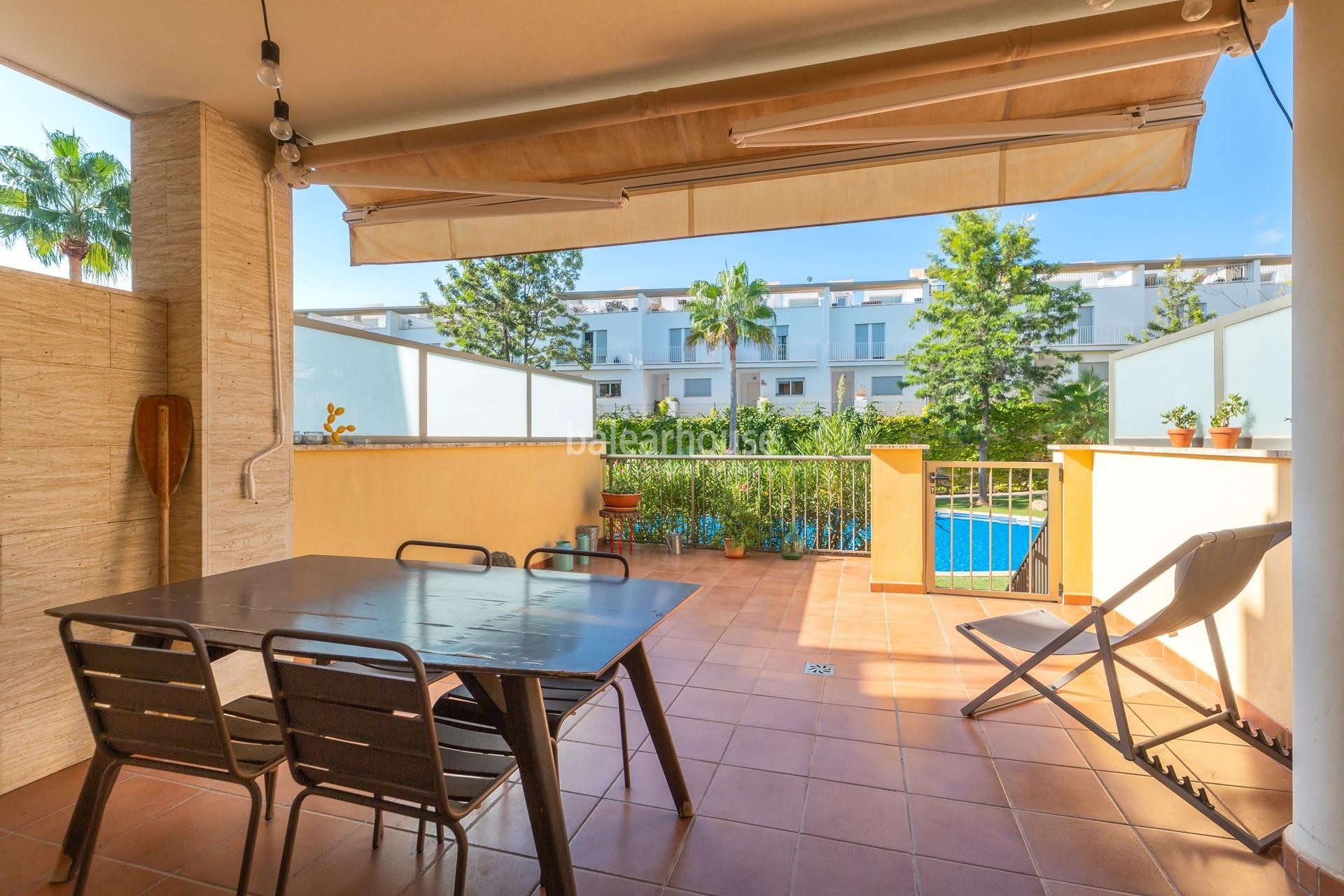 Comfortable ground floor apartment with terraces, pool and gardens in a complex in the school area i