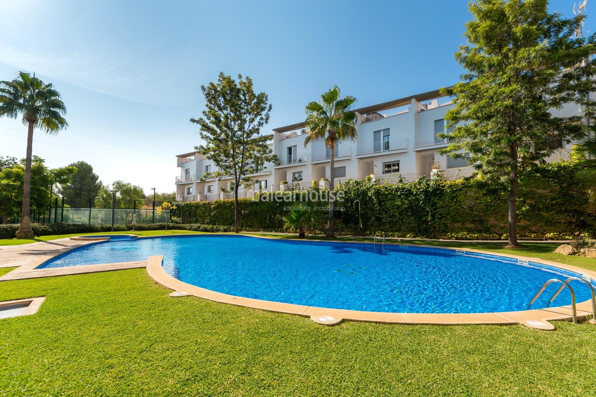Comfortable ground floor apartment with terraces, pool and gardens in a complex in the school area i