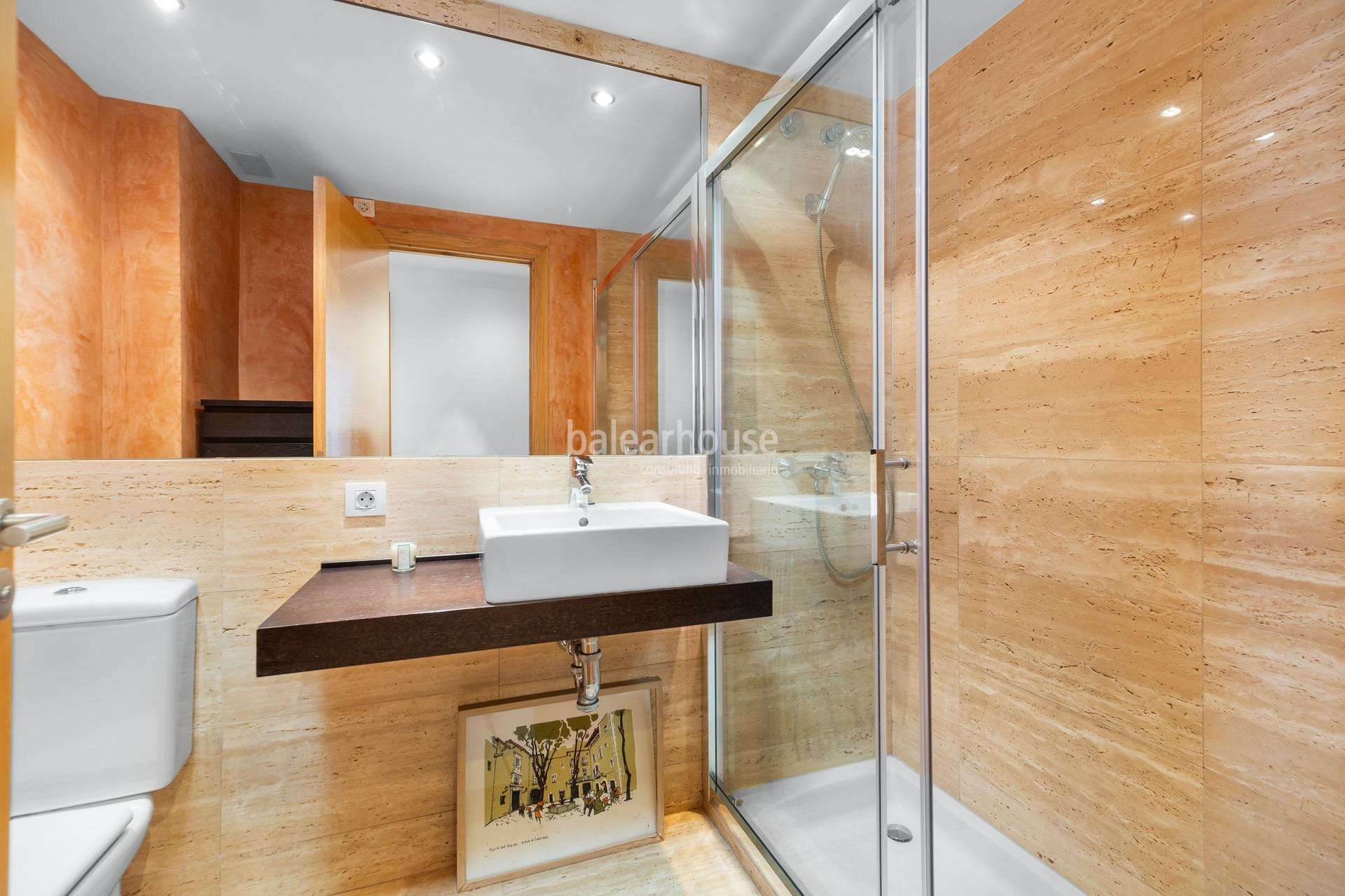 Comfortable ground floor apartment with terraces, pool and gardens in a complex in the school area i