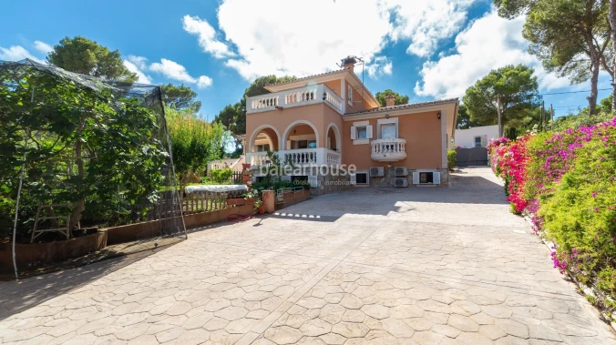 Nice villa with large garden area, pool and unobstructed mountain views in Santa Ponsa