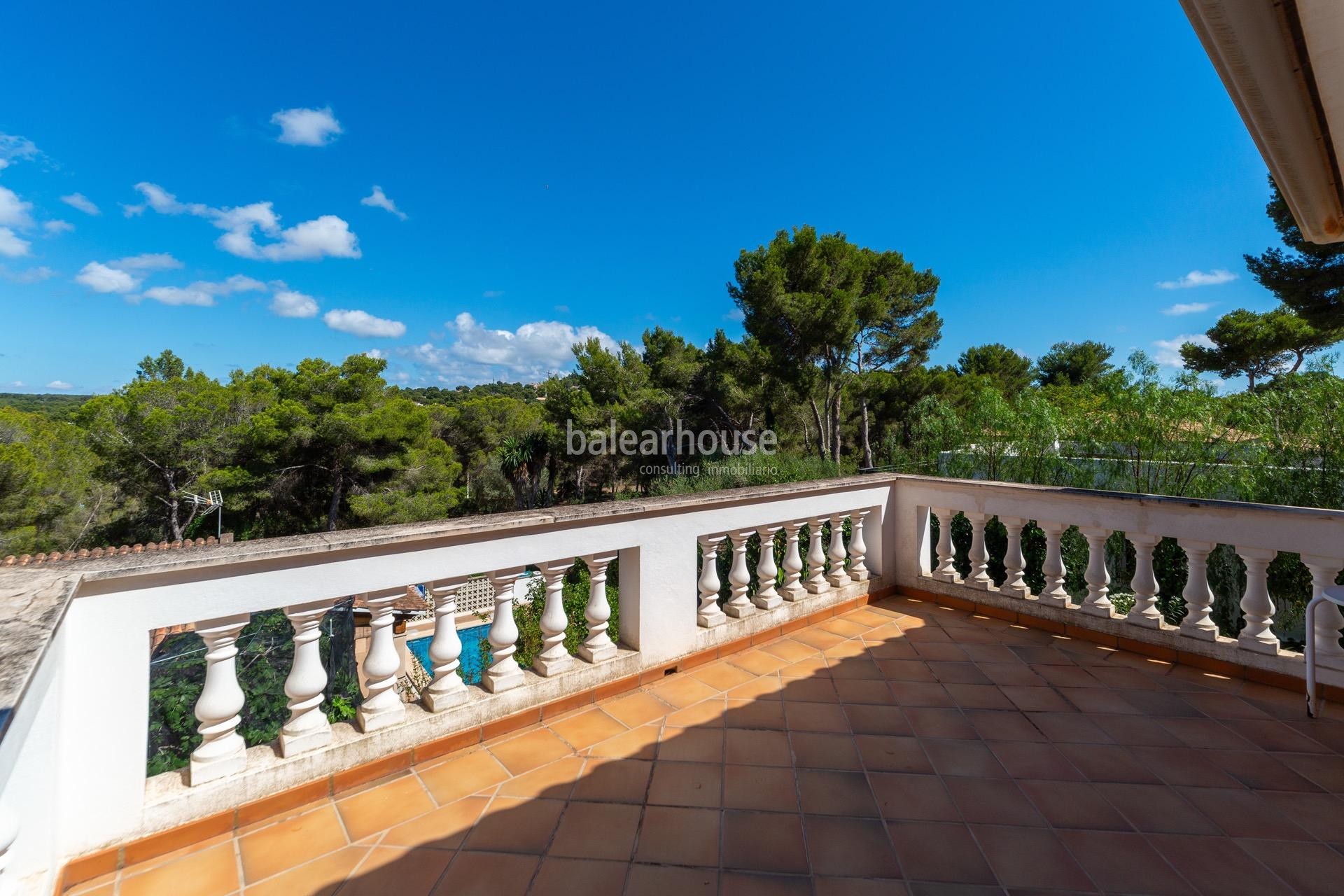 Schöne Villa mit großem Gartenbereich, Pool und unverbaubarem Bergblick in Santa Ponsa