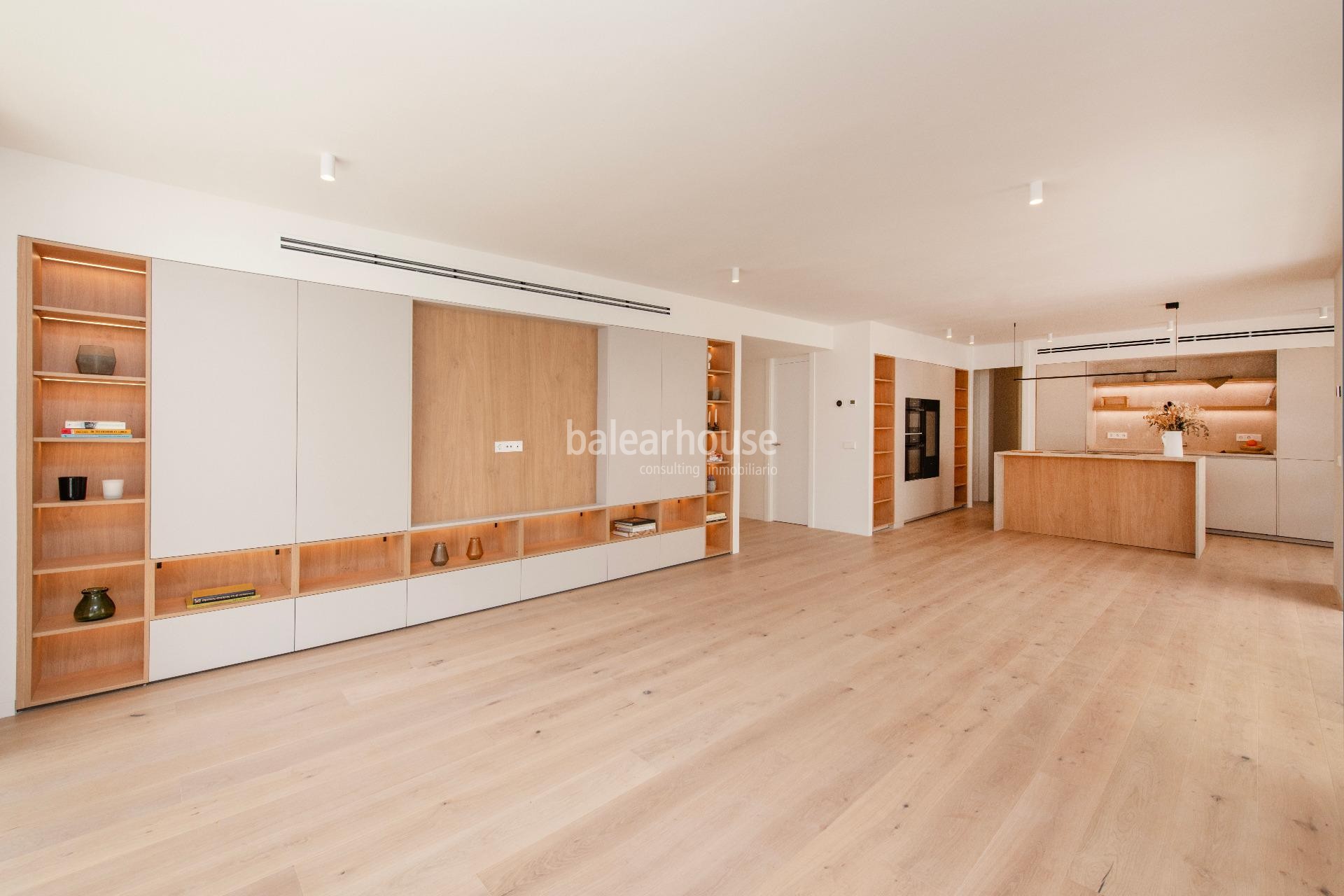Exclusivo piso reformado con gran terraza en el corazón de Santa Catalina