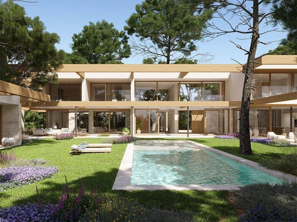Spectacular land with beautiful sea views, project and license of three villas in Santa Ponsa
