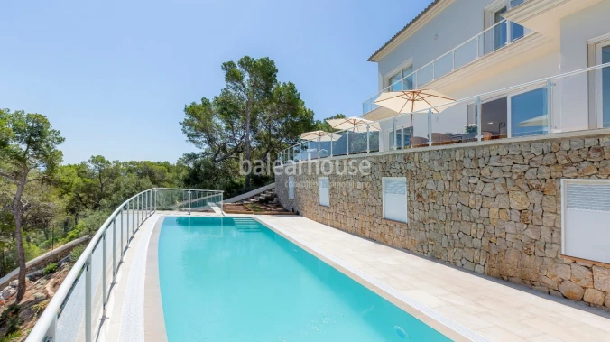 Seafront villa with direct sea access very close to Palma