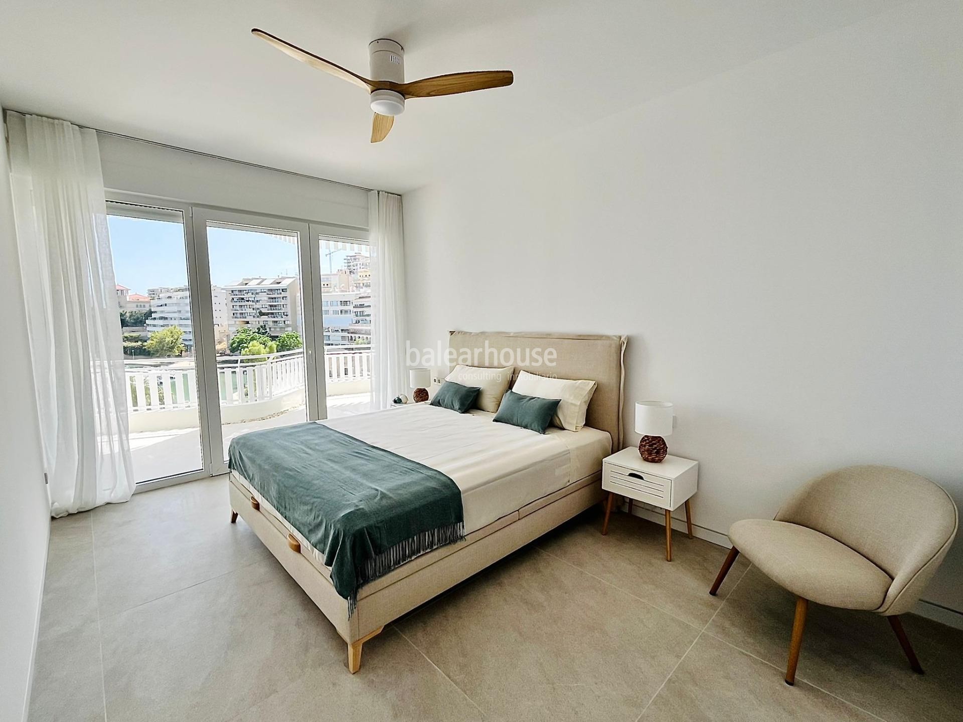 Fabulosas vistas al puerto y al mar desde este exclusivo piso reformado frente al Paseo Marítimo