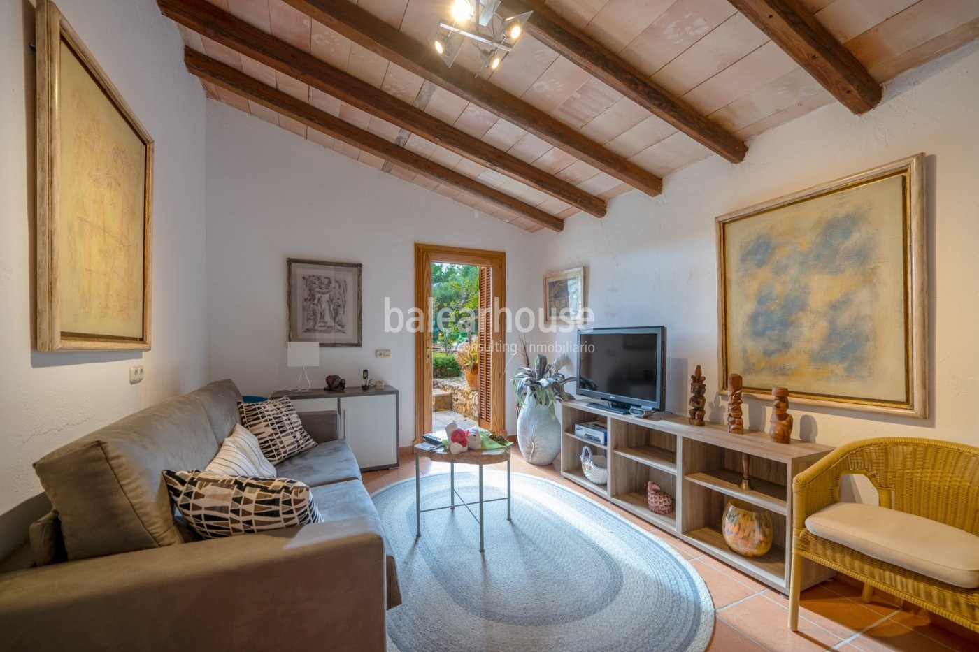 EXCLUSIVA. Preciosa finca en Son Servera con vistas al mar rodeada de terrazas, jardín, piscina y gran terreno