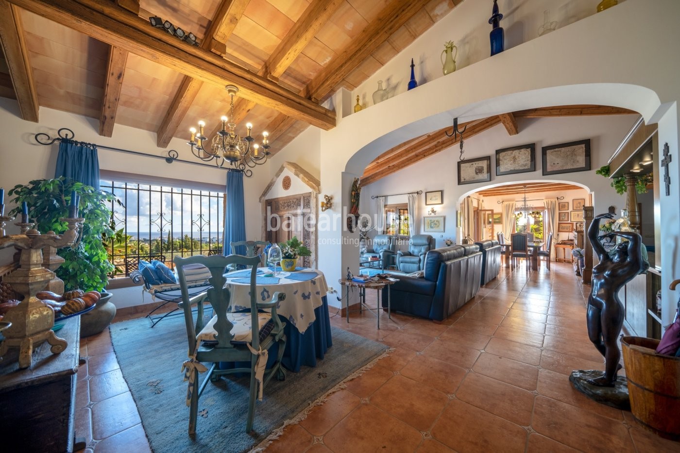 EXCLUSIVA. Preciosa finca en Son Servera con vistas al mar rodeada de terrazas, jardín, piscina y gran terreno