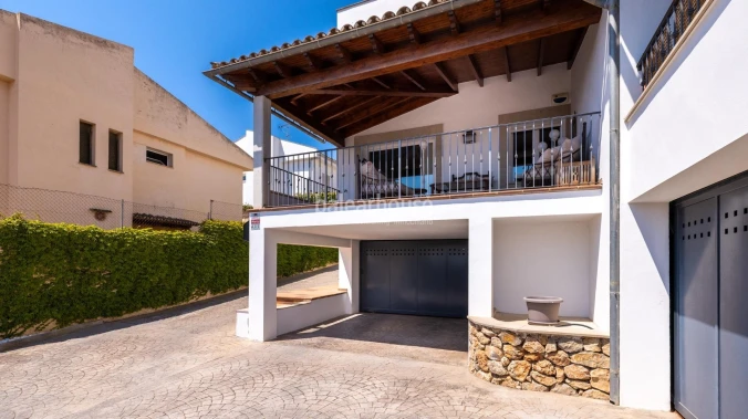 Stylish Villa with modern design and panoramic sea views in Genova, Palma