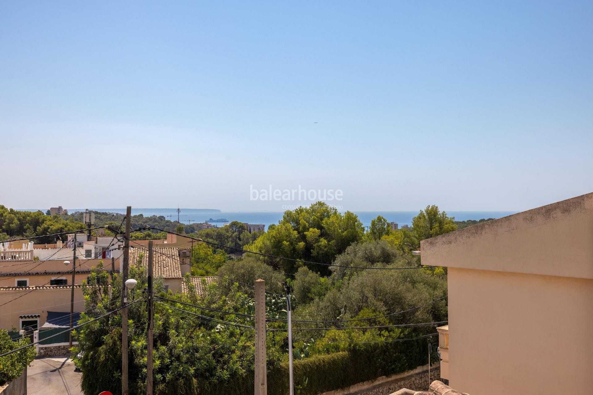 Encantadora casa de modernos interiores con preciosas vistas al mar en lo alto de Génova