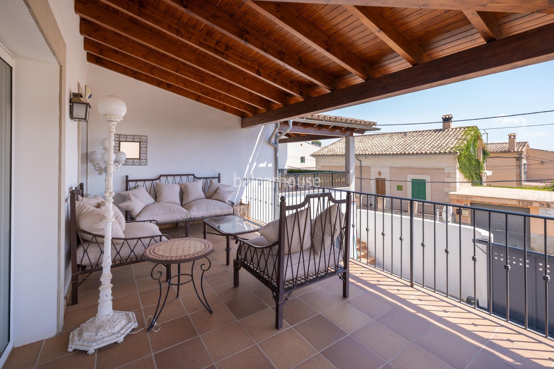 Encantadora casa de modernos interiores con preciosas vistas al mar en lo alto de Génova
