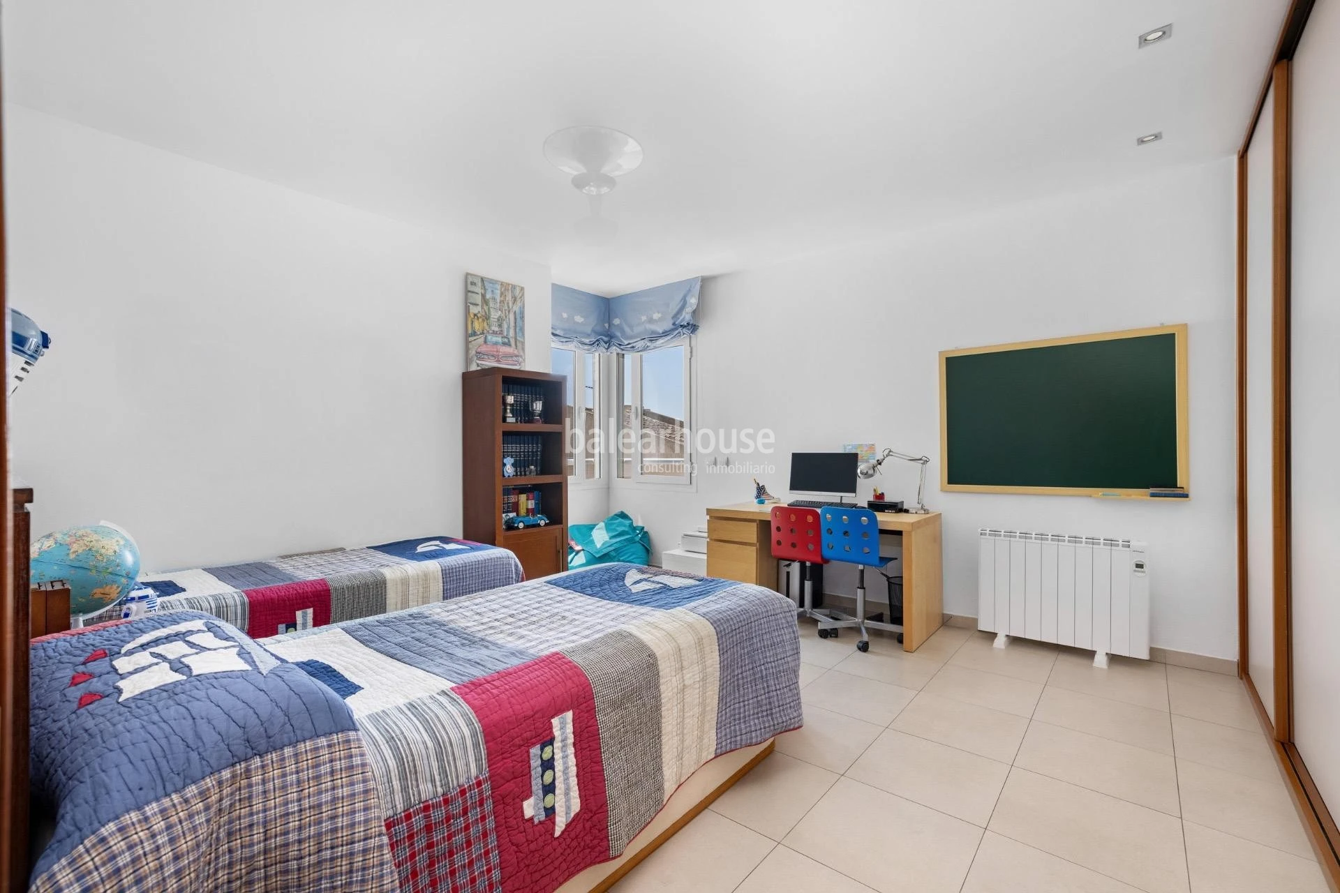 Encantadora casa de modernos interiores con preciosas vistas al mar en lo alto de Génova