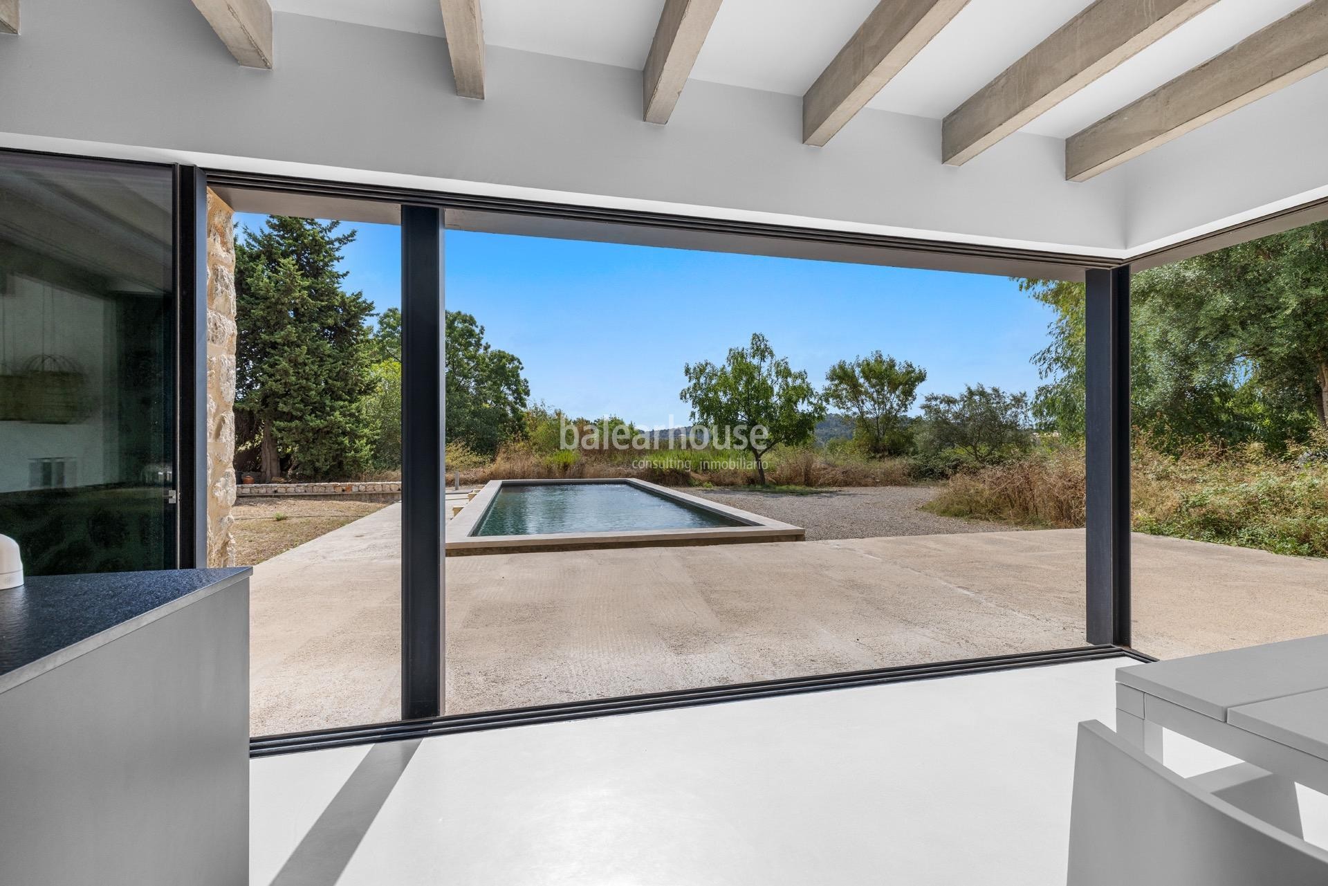 Renovierte historische Finca mit zeitgenössischem Design, Pool und malerischem Blick auf die Landschaft in Alaró, Mallorca