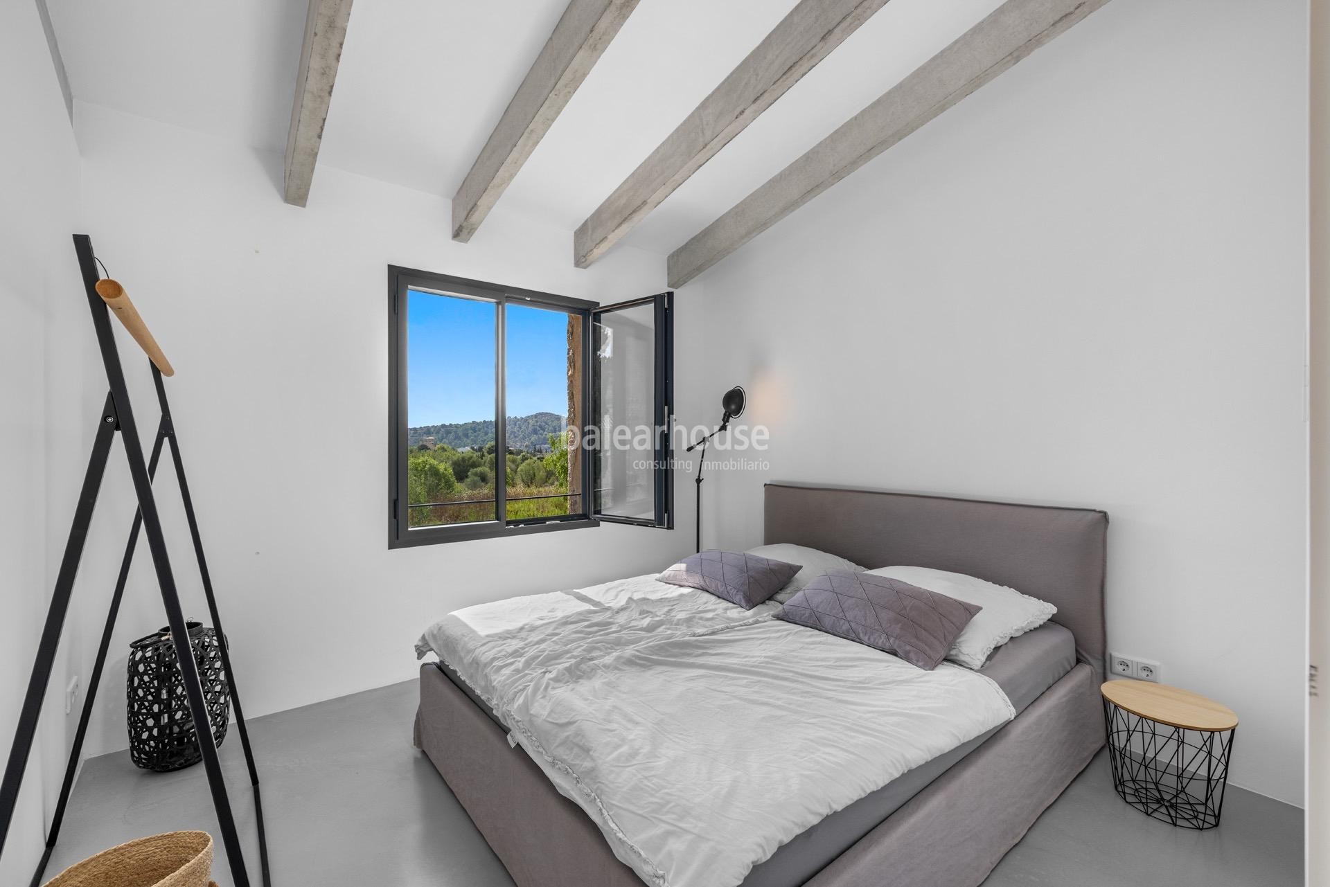 Renovierte historische Finca mit zeitgenössischem Design, Pool und malerischem Blick auf die Landschaft in Alaró, Mallorca
