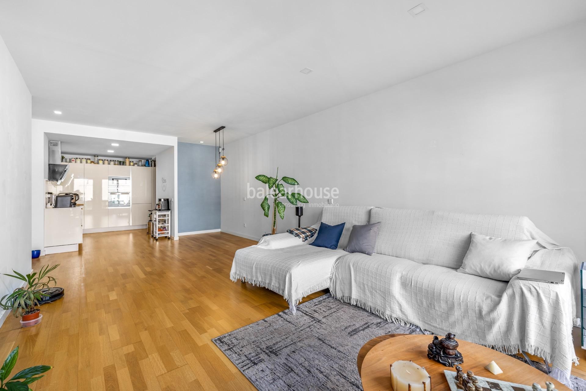 Exclusive. Stunning Modern Design Apartment with Expansive Terrace Overlooking the Golf Course in Palma