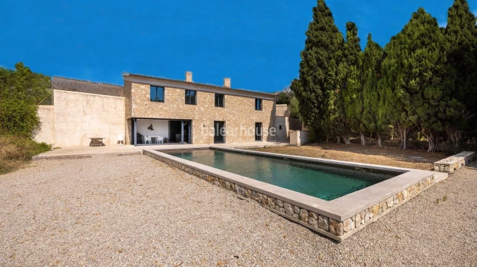 Renovierte historische Finca mit zeitgenössischem Design, Pool und malerischem Blick auf die Landschaft in Alaró, Mallorca