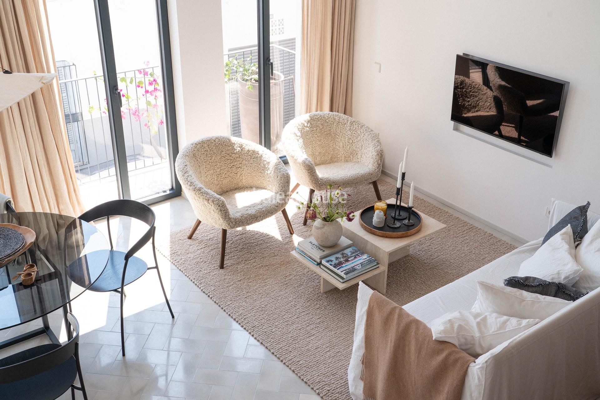 Contemporary Elegance with Views of Bellver Castle in a Stunning Home in Central Son Espanyolet