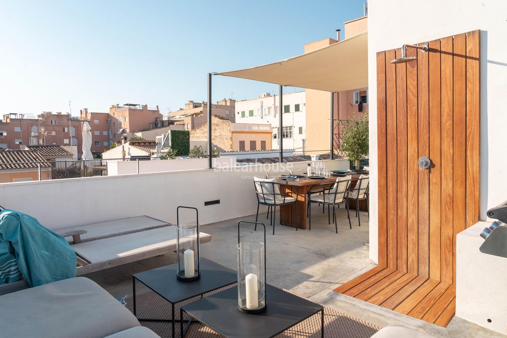 Contemporary Elegance with Views of Bellver Castle in a Stunning Home in Central Son Espanyolet