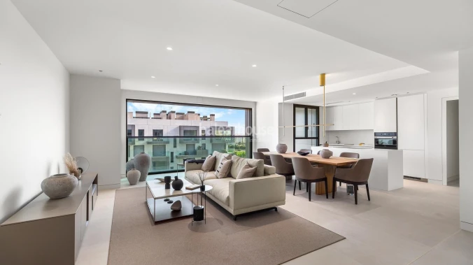 Außergewöhnliches Penthouse in einer Moderna-Anlage mit Meerblick neben Portixol