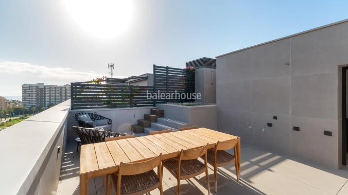 Modernes Penthouse in einer innovativen Anlage mit Meerblick neben Portixol