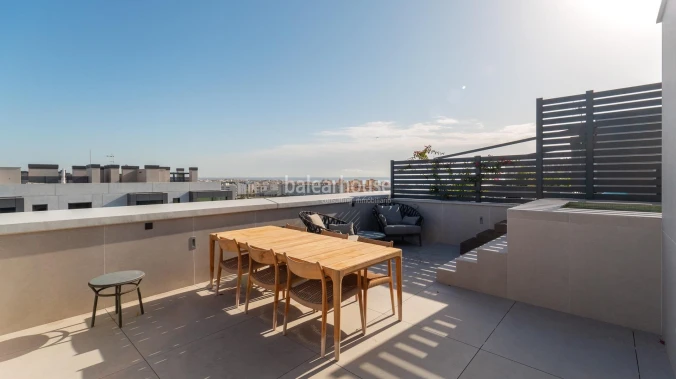 Modernes Penthouse in einer innovativen Anlage mit Meerblick neben Portixol