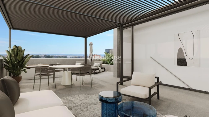 Stunning penthouse in an innovative complex with sea views next to Portixol