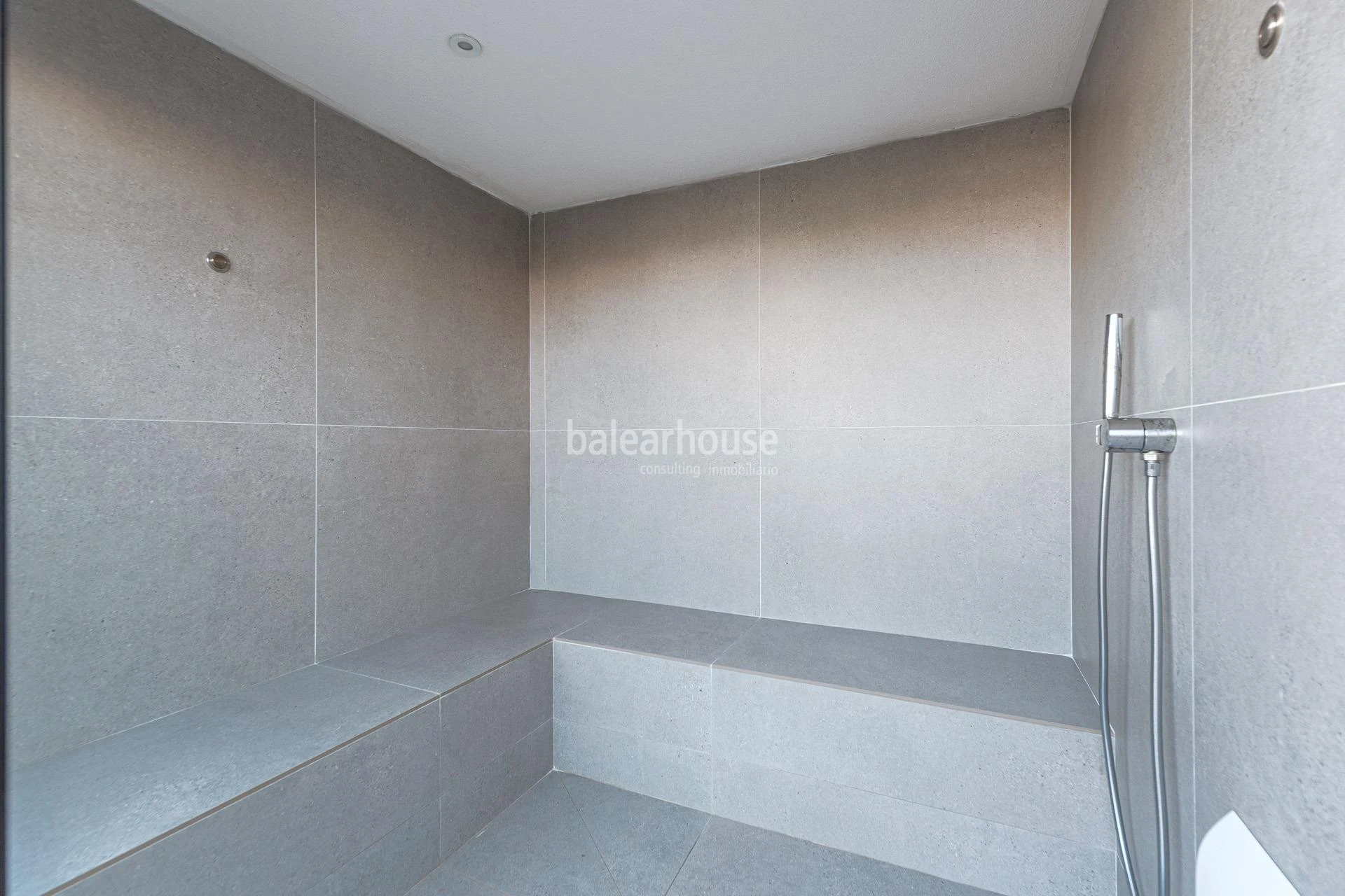 Atemberaubendes Penthouse in einer innovativen Anlage mit Meerblick neben Portixol