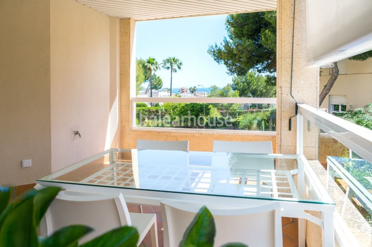 Fantástico piso con terraza en un cuidado complejo con piscina y jardines en Bonanova