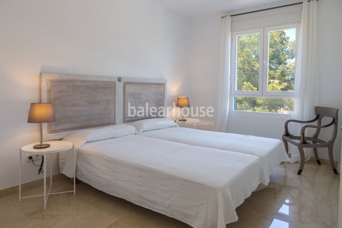 Fantástico piso con terraza en un cuidado complejo con piscina y jardines en Bonanova